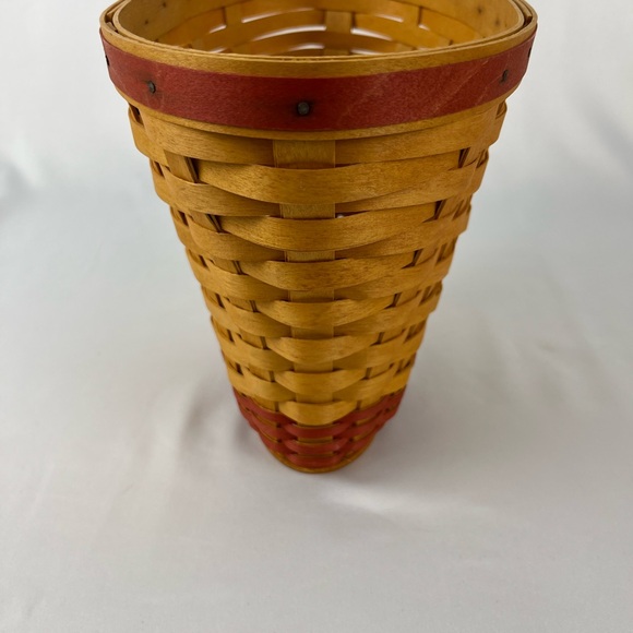 Longaberger Geranium Basket 2002 May Series Maple mid-tone wood with red accents - Picture 6 of 13